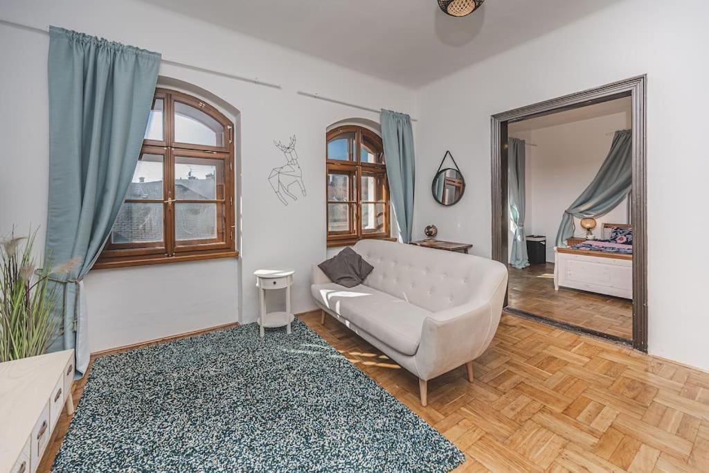 Carolina'S Romantic Apartment Hradec Králové Exterior foto